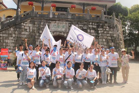 广西桂林举行“为爱行走”大型公益徒步活动