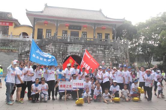广西桂林举行“为爱行走”大型公益徒步活动