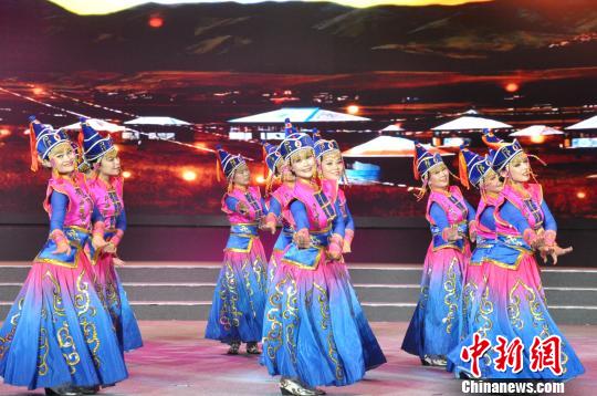 广西举办全民艺术普及展演 庆壮族自治区成立60周年