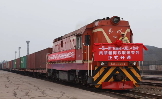 中国铁路南宁局集团有限公司实现年度客货运量“双过亿”