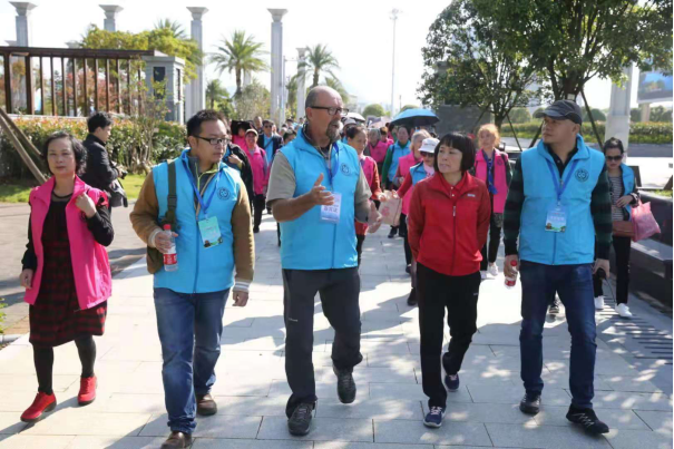 广西桂林举办国际市民徒步大会，促进户外运动国际交流